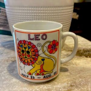 Leo Vintage coffee/tea cup.